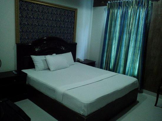 Quick Continental Hotel - Jail Road Lahore Ngoại thất bức ảnh