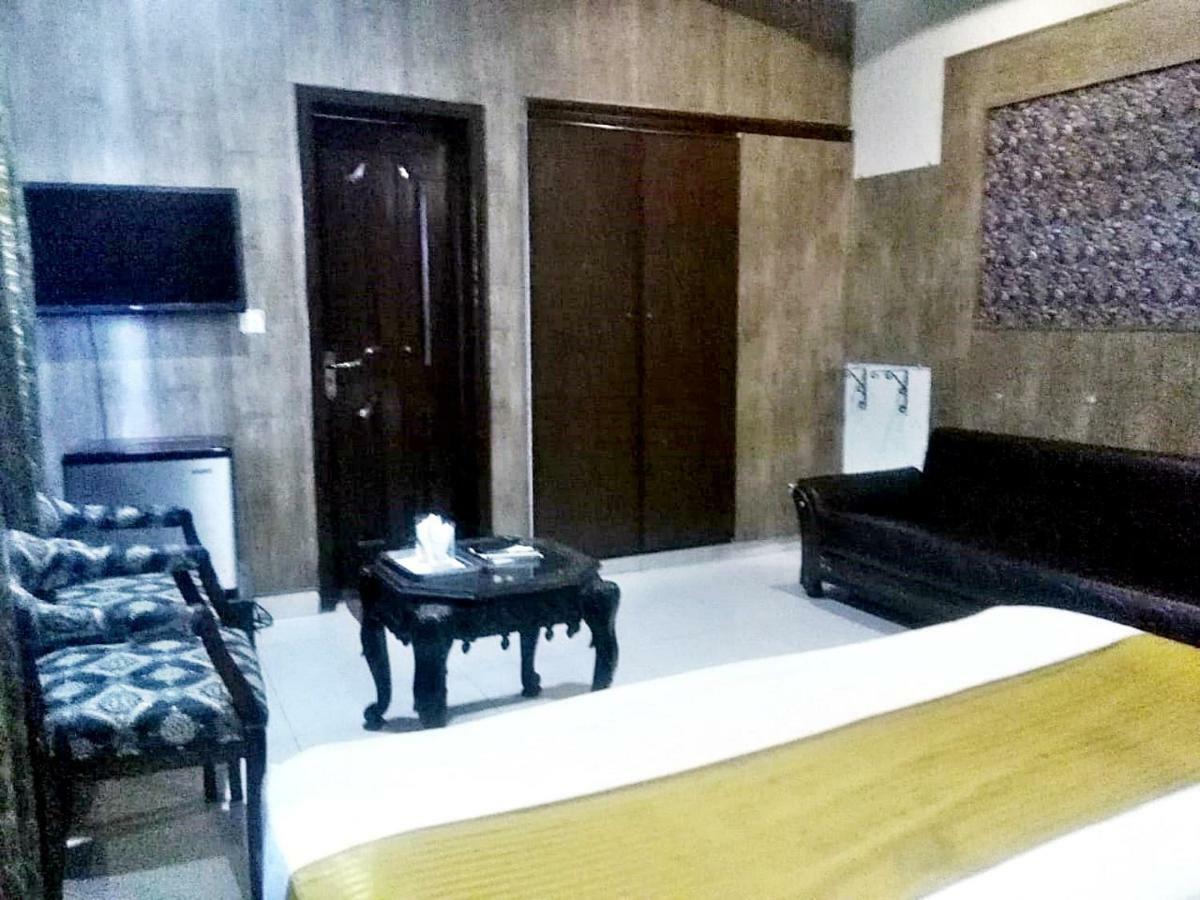 Quick Continental Hotel - Jail Road Lahore Ngoại thất bức ảnh